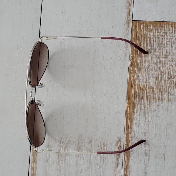 Calvin KLIEN Aviator Sunglasses with Silver Frame and Purple Lenses - Picture 2 of 8